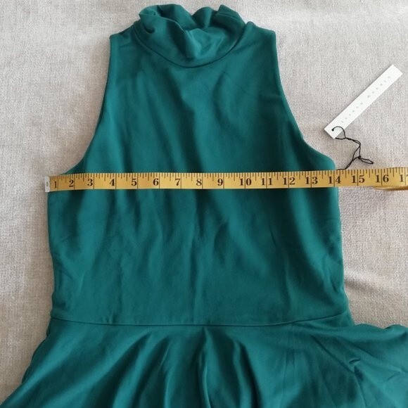 Susana Monaco Peplum Halter Top Mock Turtle Neck NWT Size Small - Picture 7 of 7